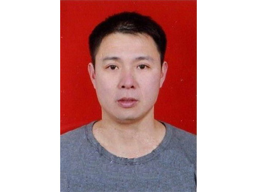法定代表人     龙钢粮